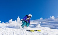 国际滑雪青训营赞助商名单公布并签约，国际滑雪俱乐部